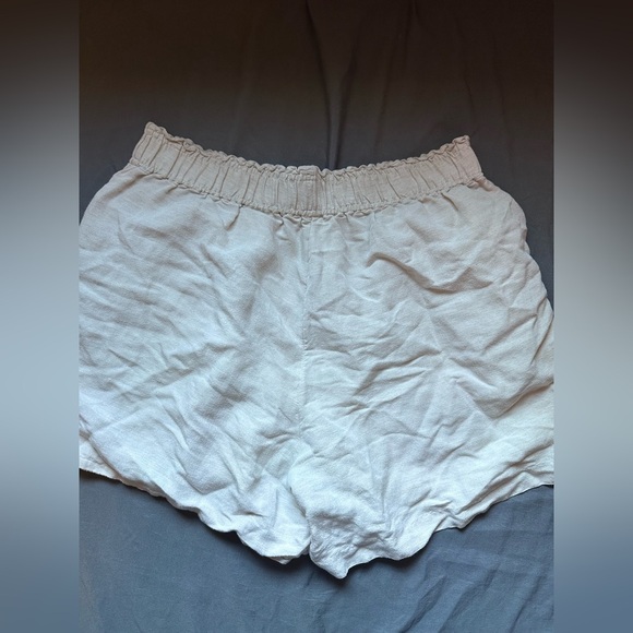 H&M Cream High Waist Shorts Linen Size Medium - Picture 1 of 8